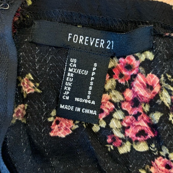 Forever 21 Flowered Wrap Dress Small 🌺 - Picture 4 of 4